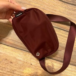 maroon nwt lulu lemon everywhere belt bag